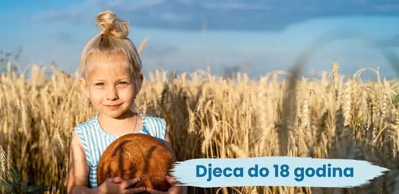Djevojčica u polju pšenice